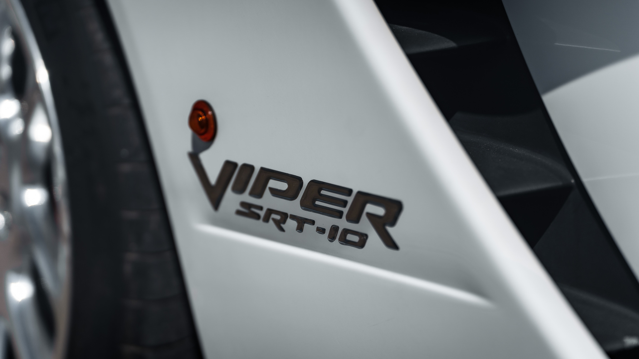 Exteriörbild på 2004 Dodge Viper Mamba Edition