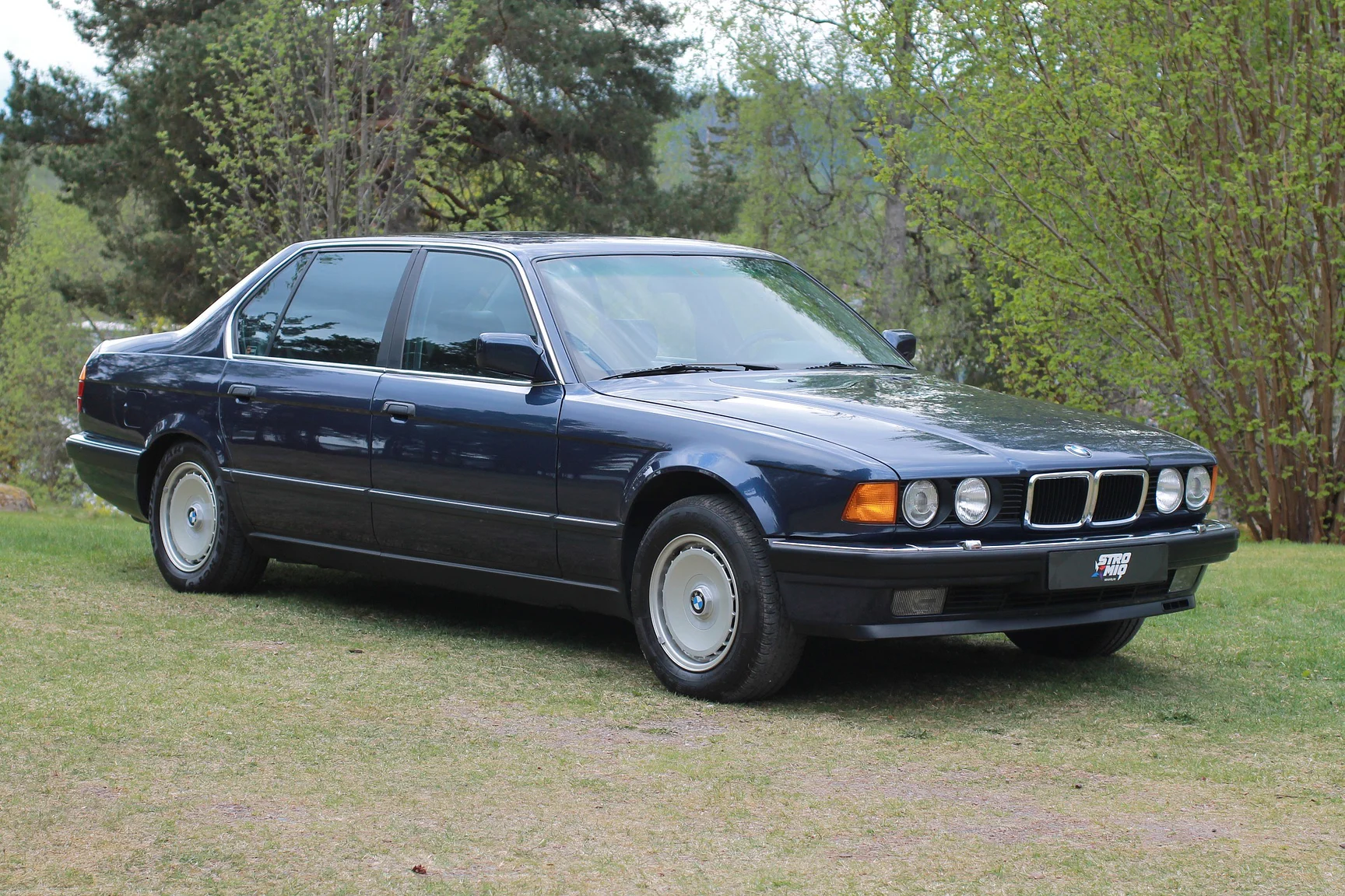 Exteriörbild på 1989 BMW 750iA (29)