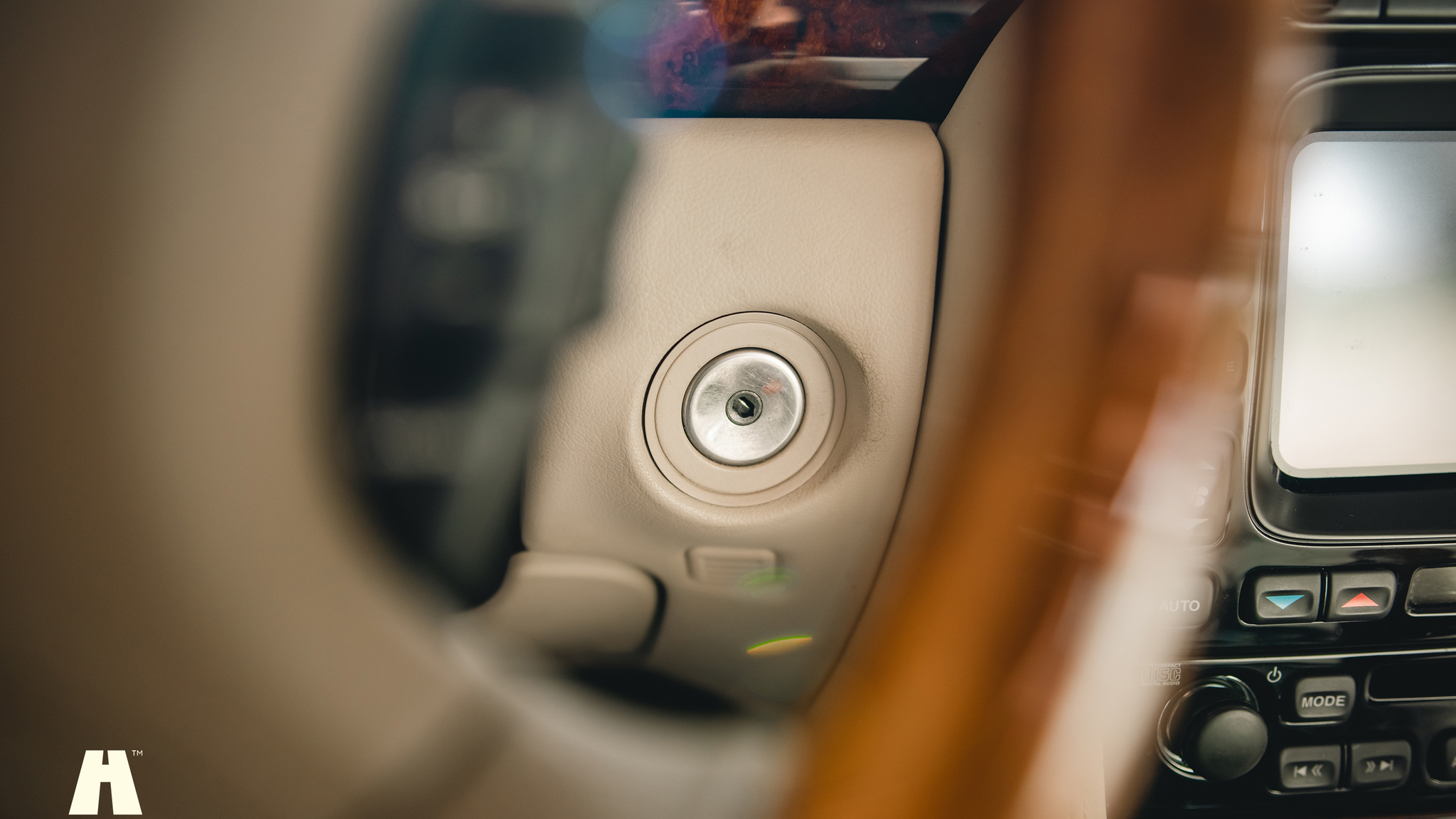 Interior image of 2003 Jaguar XJ Super V8