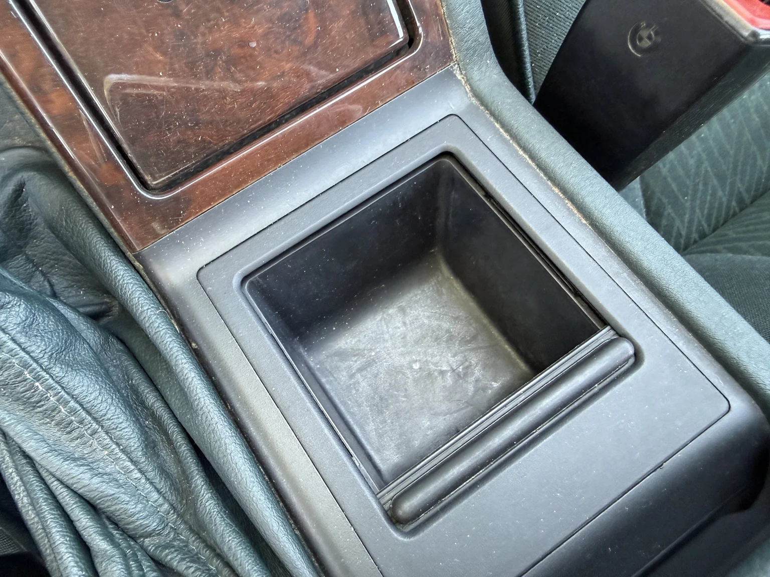 Interior image of 2003 BMW 525d Sedan (29)