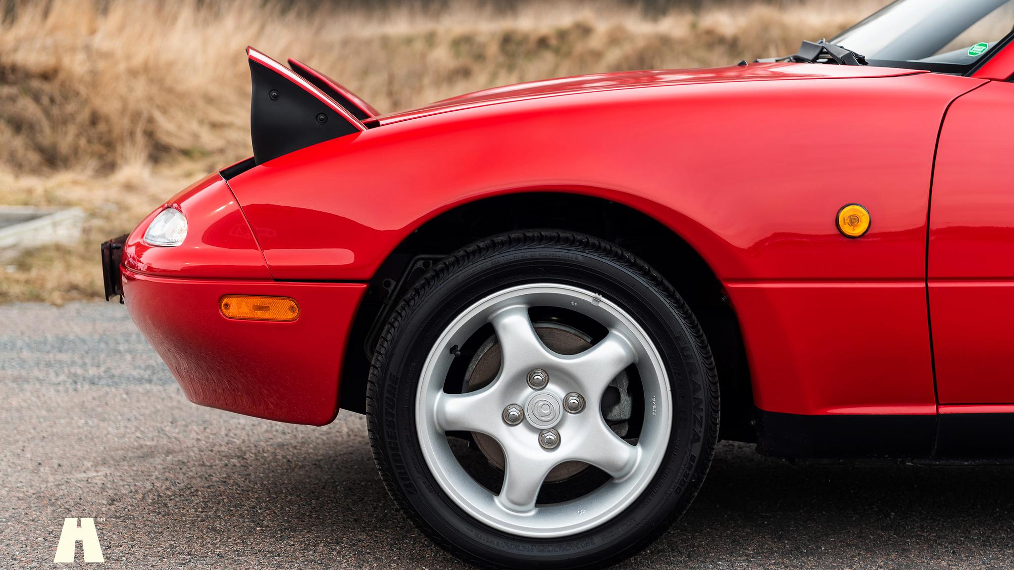 Exteriörbild på 1997 Mazda MX-5 (32)