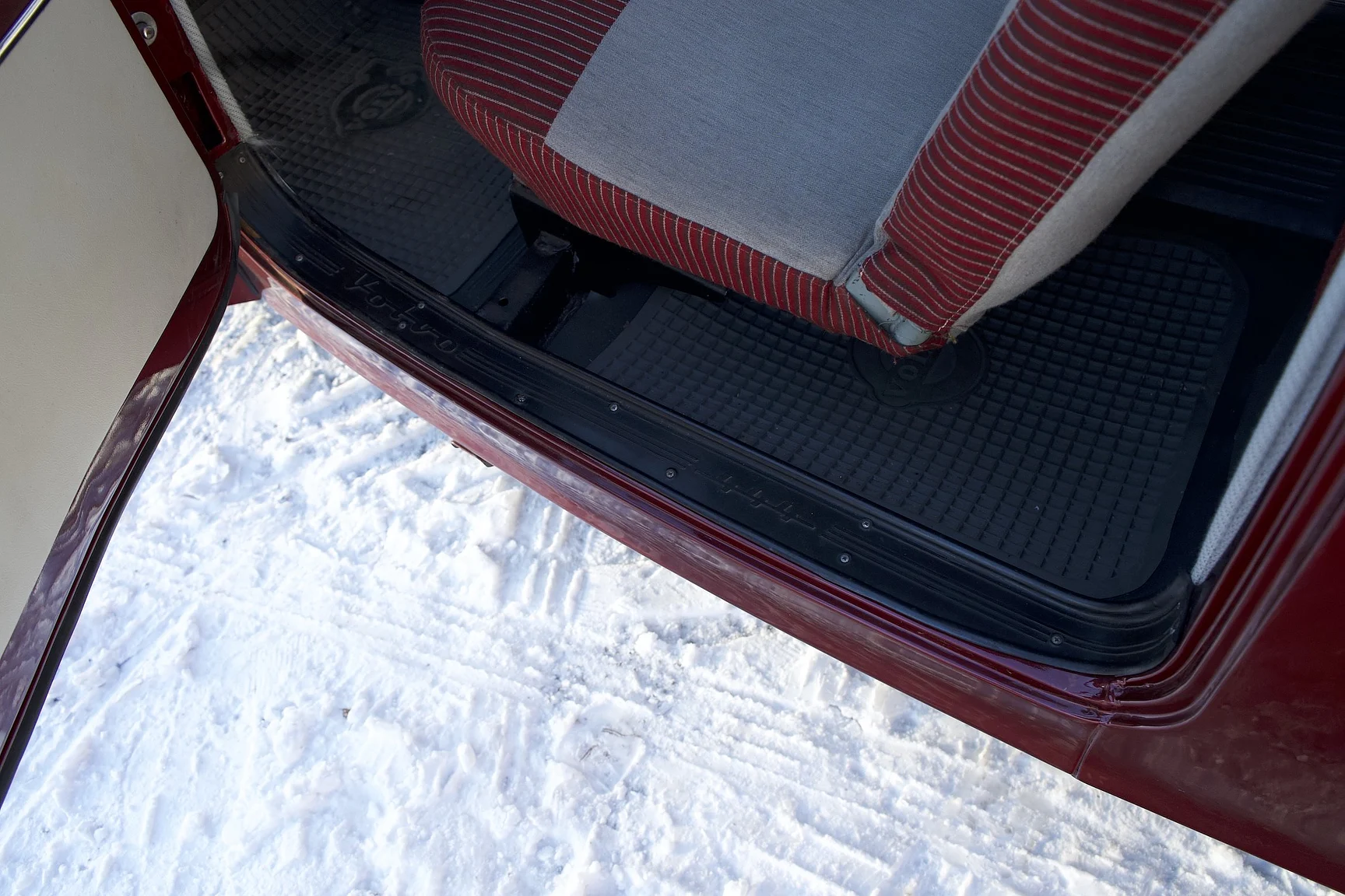 Interior image of 1953 Volvo PV444 DS (7)