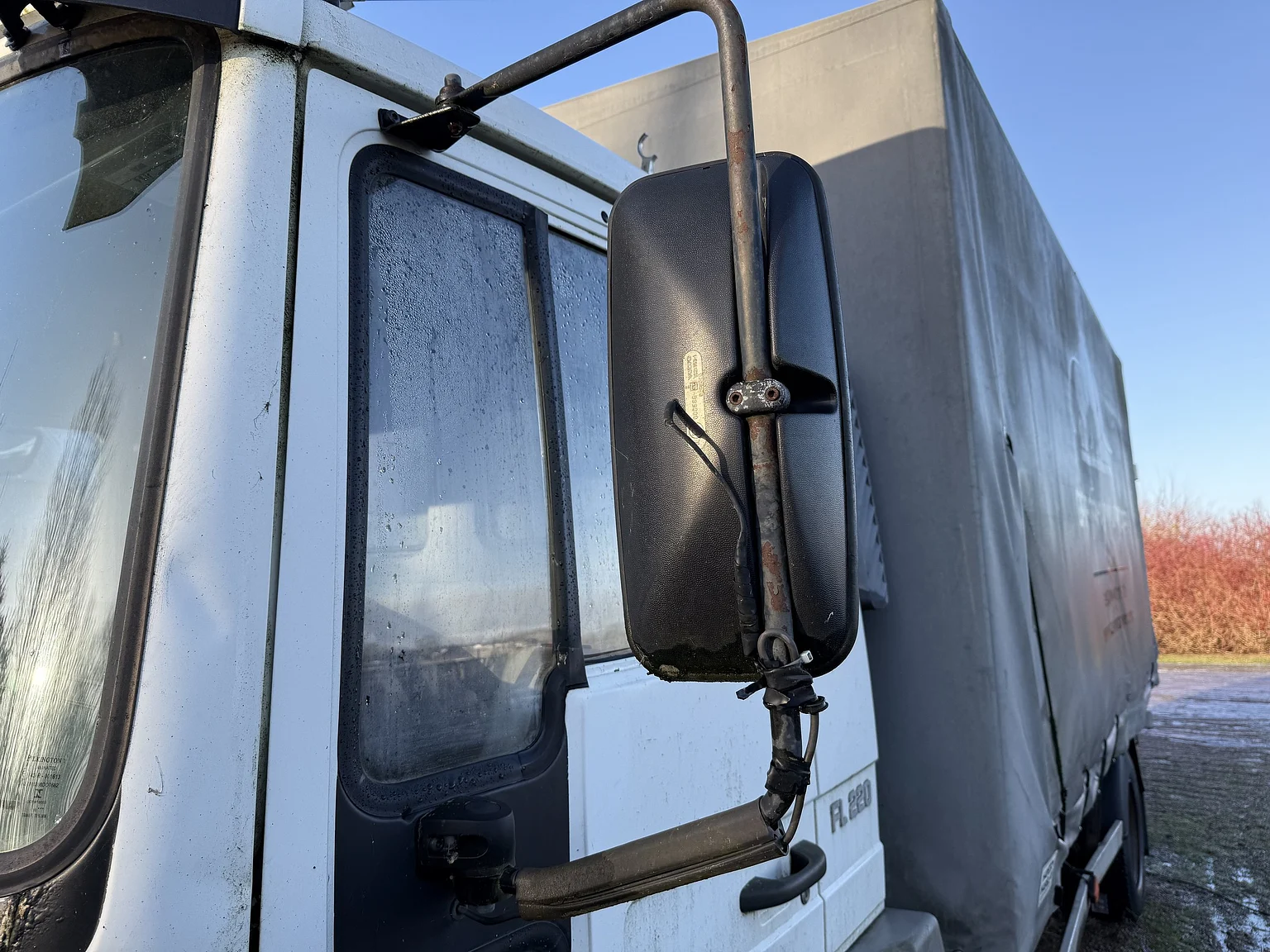 Exteriörbild på 2000 Volvo FL6 4x2 - NO RESERVE (42)