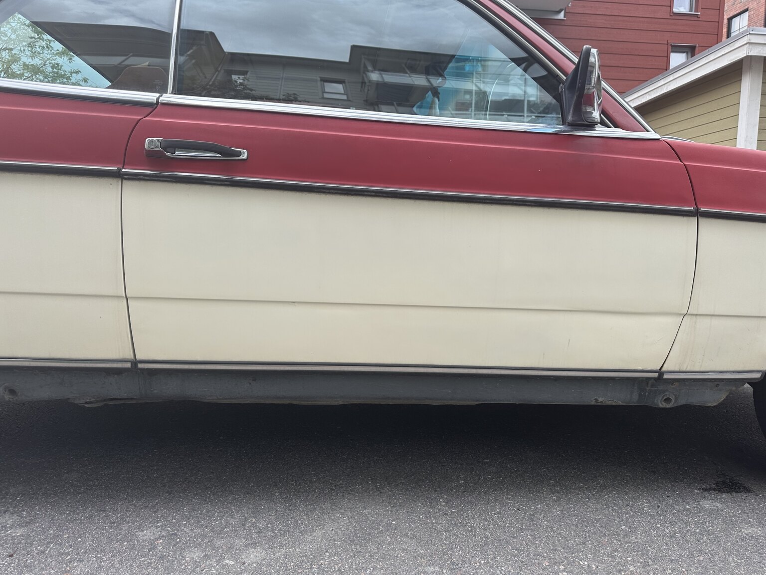 Exteriörbild på 1977 Mercedes-Benz 280 CE