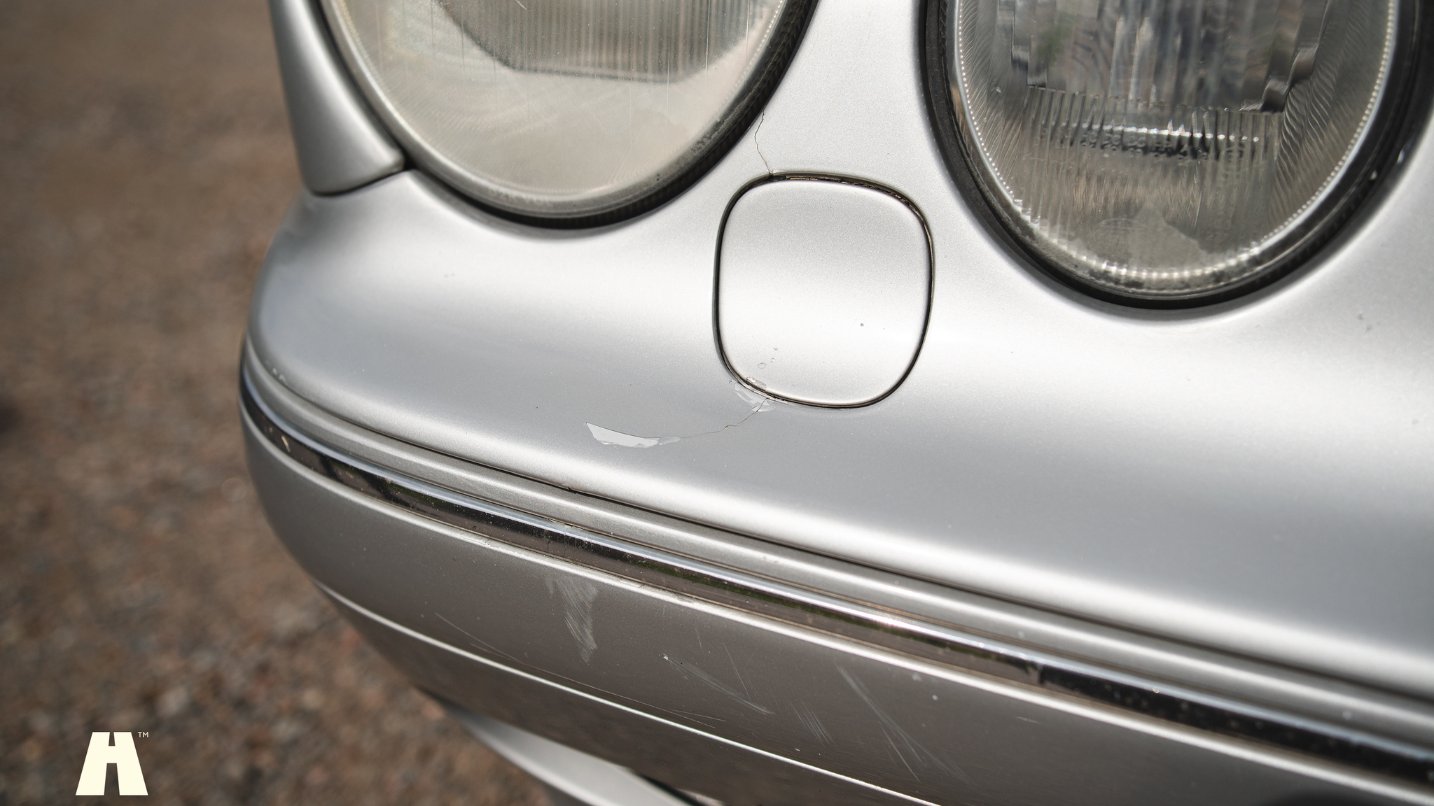 Exterior image of 2000 Mercedes E430