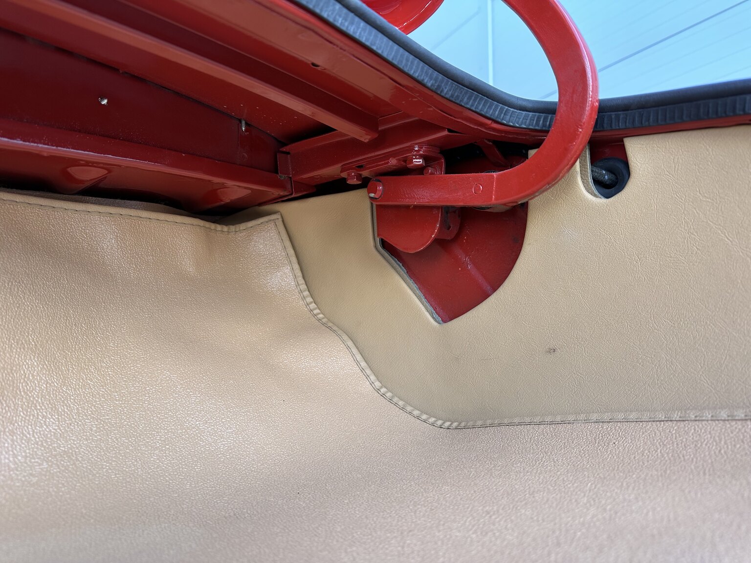 Interior image of 1965 Jaguar E-Type Series 1 (43)