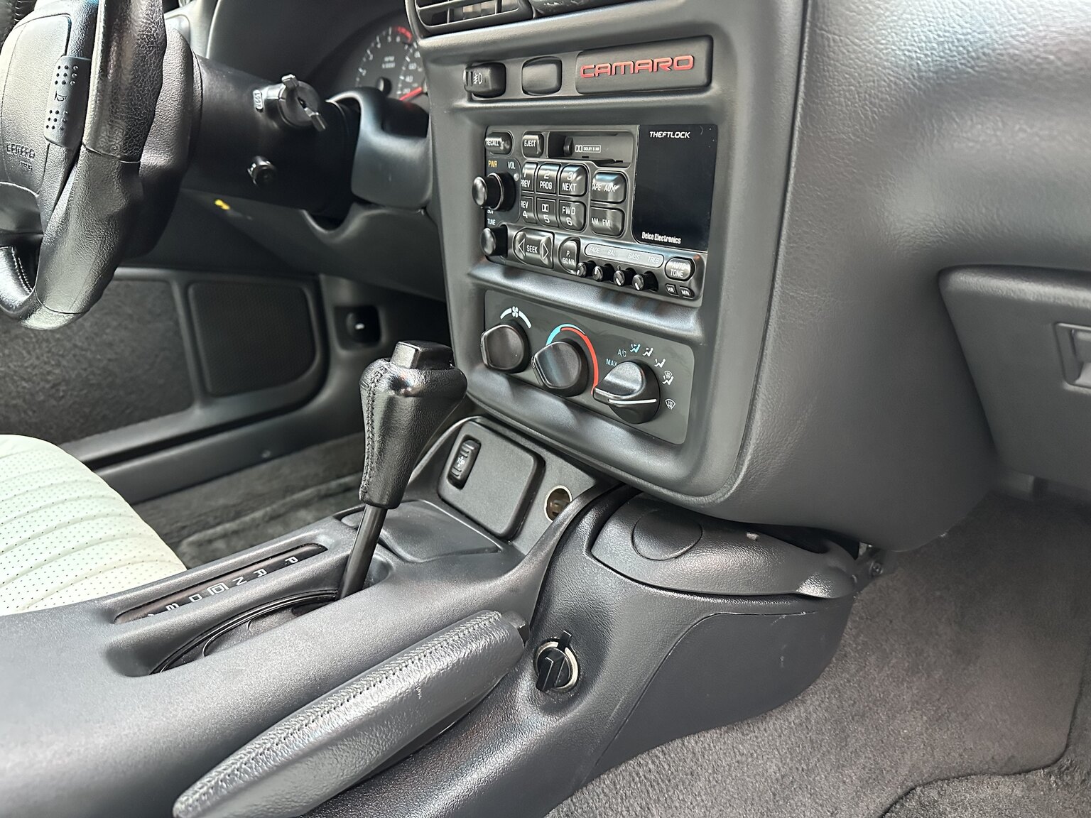 Innenraumfoto von 1997 Chevrolet Camaro Z28 30th Anniversary