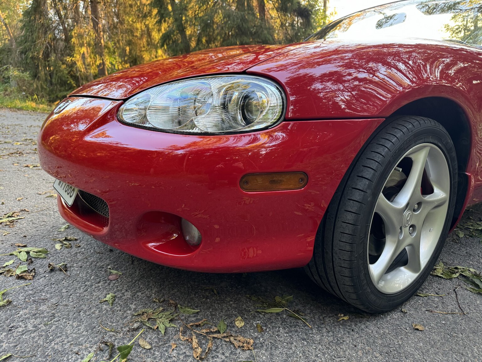 Exterior image of 2004 Mazda MX-5