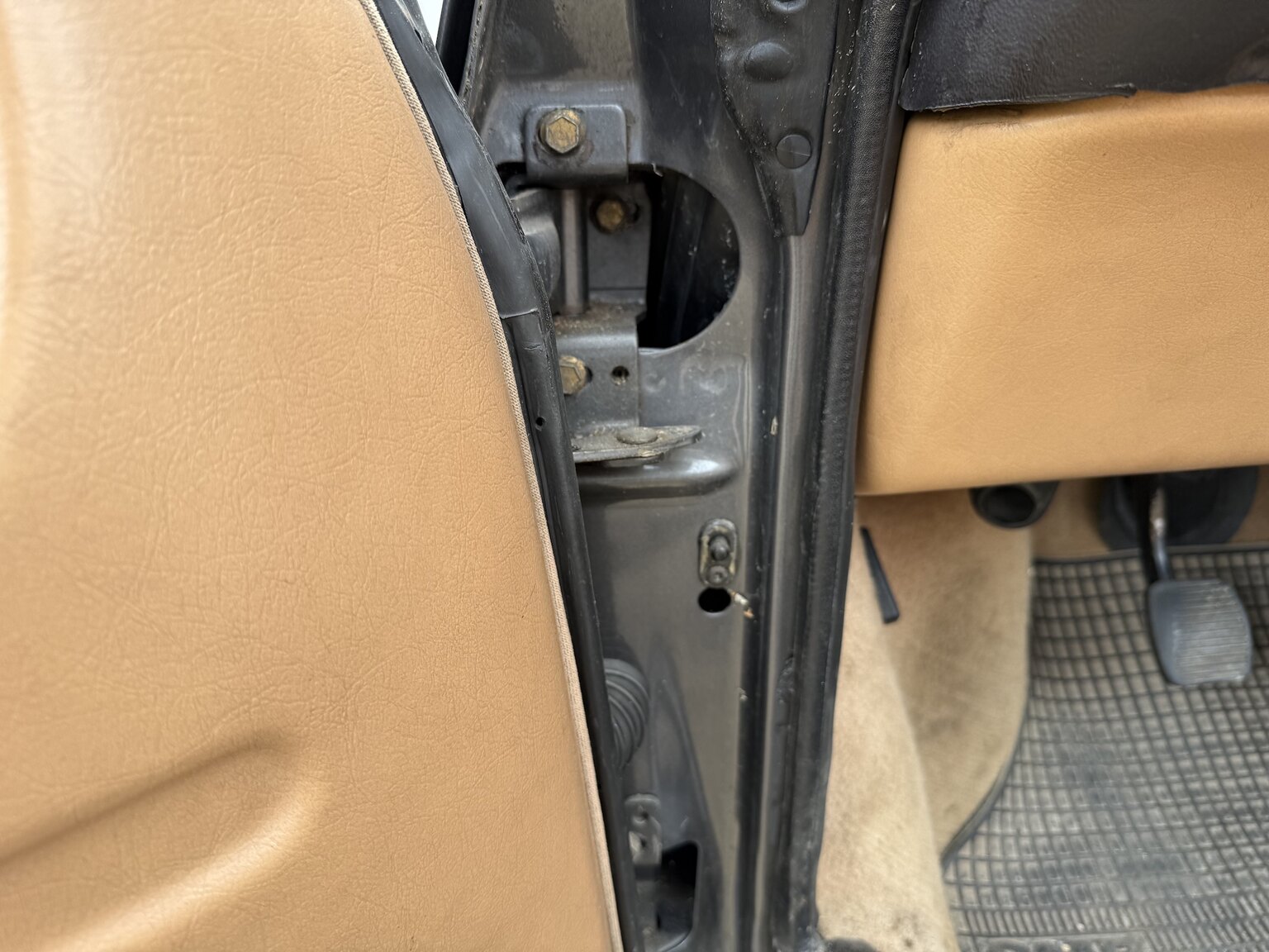 Interior image of 1987 SAAB 900 Cabriolet 2.0 Turbo T16