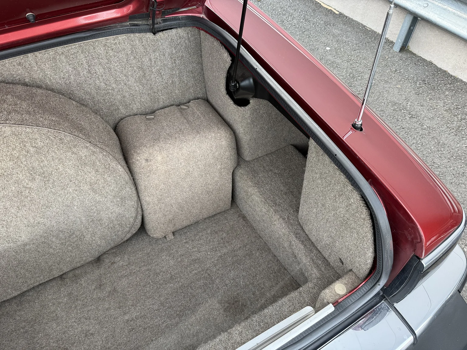 Interior image of 1993 Jaguar XjS Cabriolet (30)