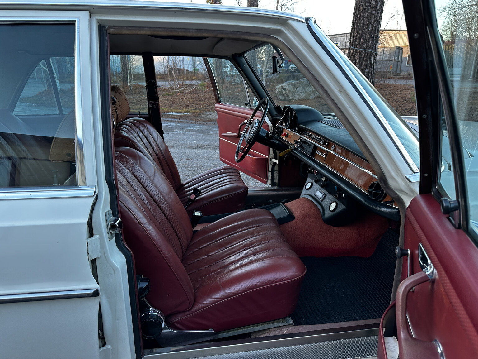 Innenraumfoto von 1967 Mercedes-Benz 250 S