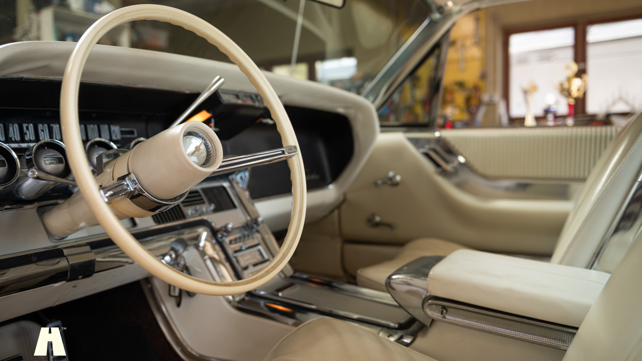 Interior image of 1964 Ford Thunderbird 6.4 HT (44)