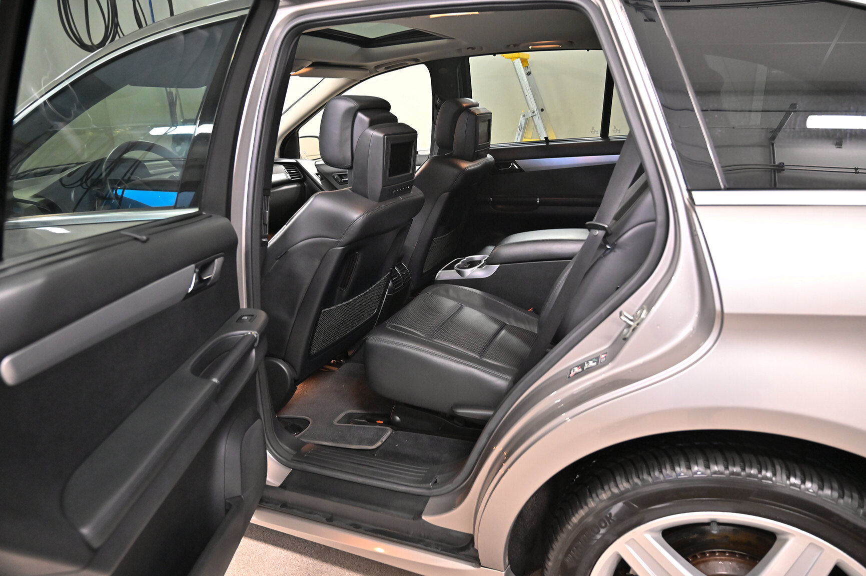 Innenraumfoto von 2006 Mercedes-Benz R 63 AMG