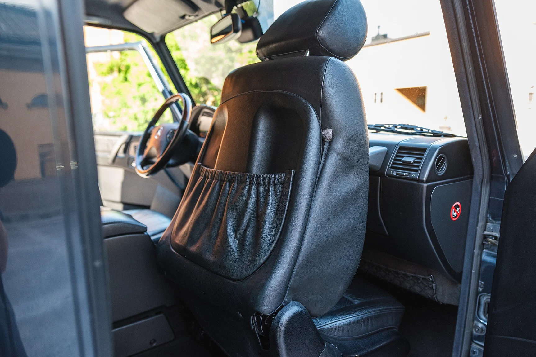 Innenraumfoto von 2002 Mercedes-Benz G400  (40)