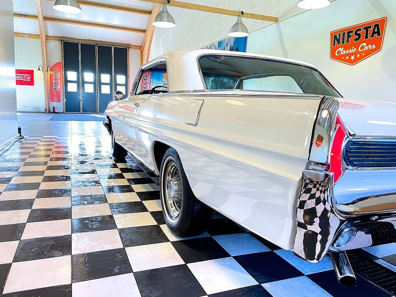 Bild von 1962 Pontiac Grand Prix (13)