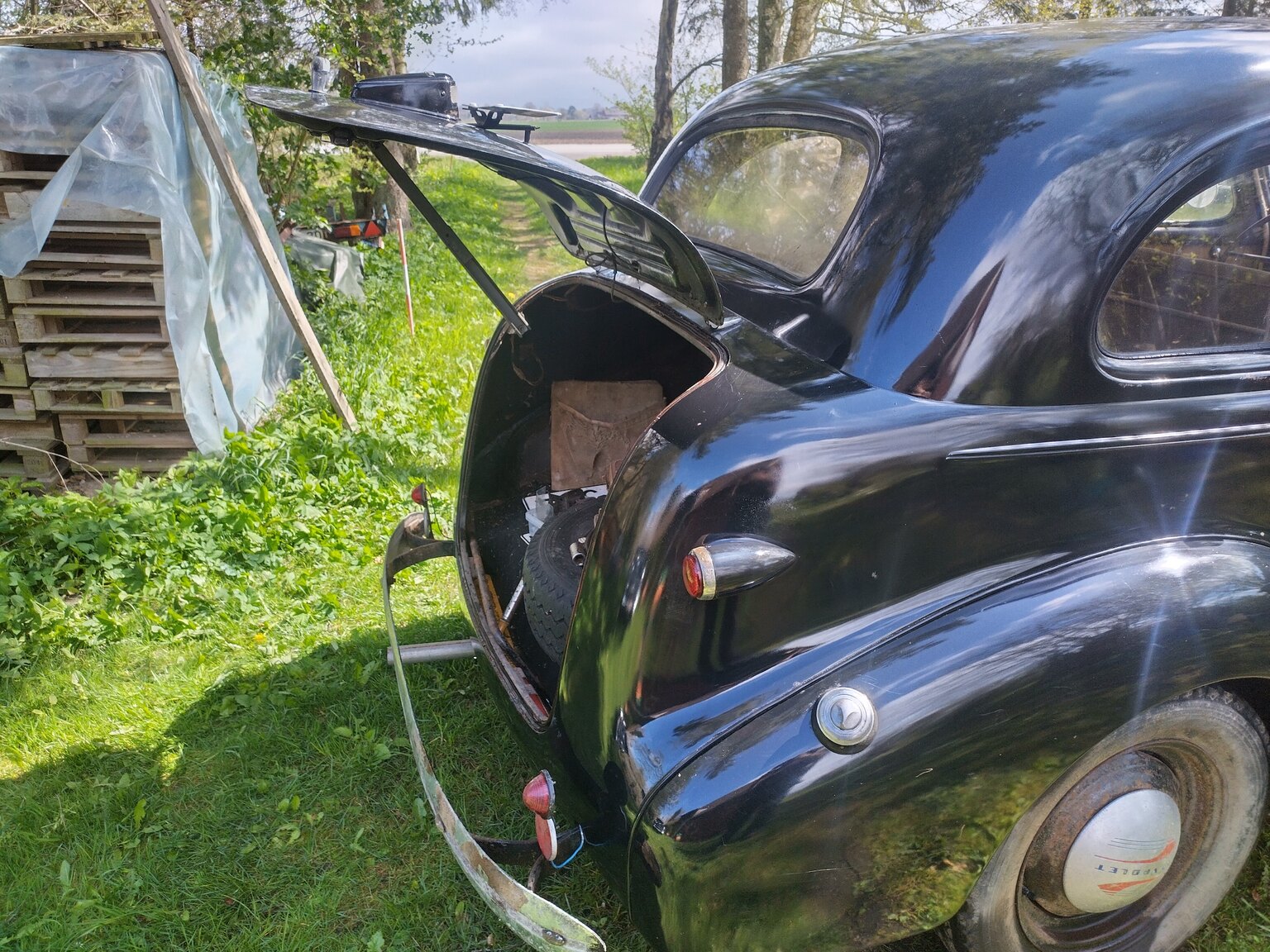Exteriörbild på 1939 Chevrolet Master De Luxe Sedan Sport