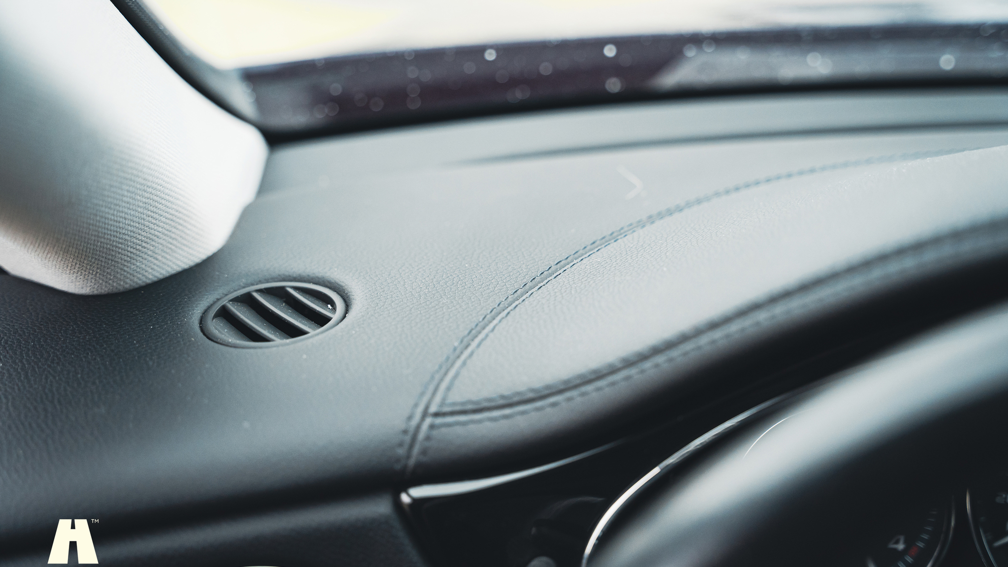 Innenraumfoto von 2008 Mercedes-Benz CLS 63 AMG (37)