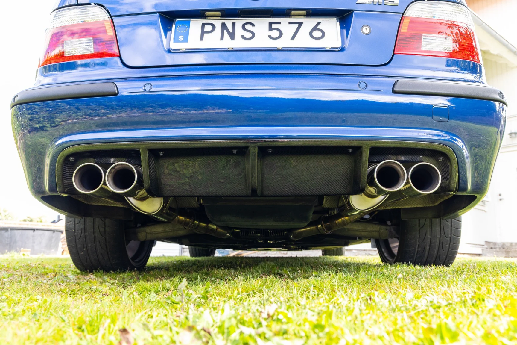 Exterior image of 2002 BMW M5 E39 (63)