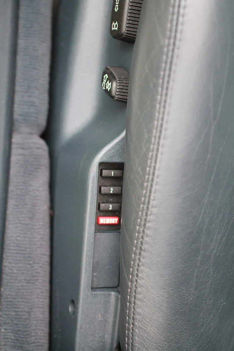 Innenraumfoto von 1989 BMW 750iA (64)