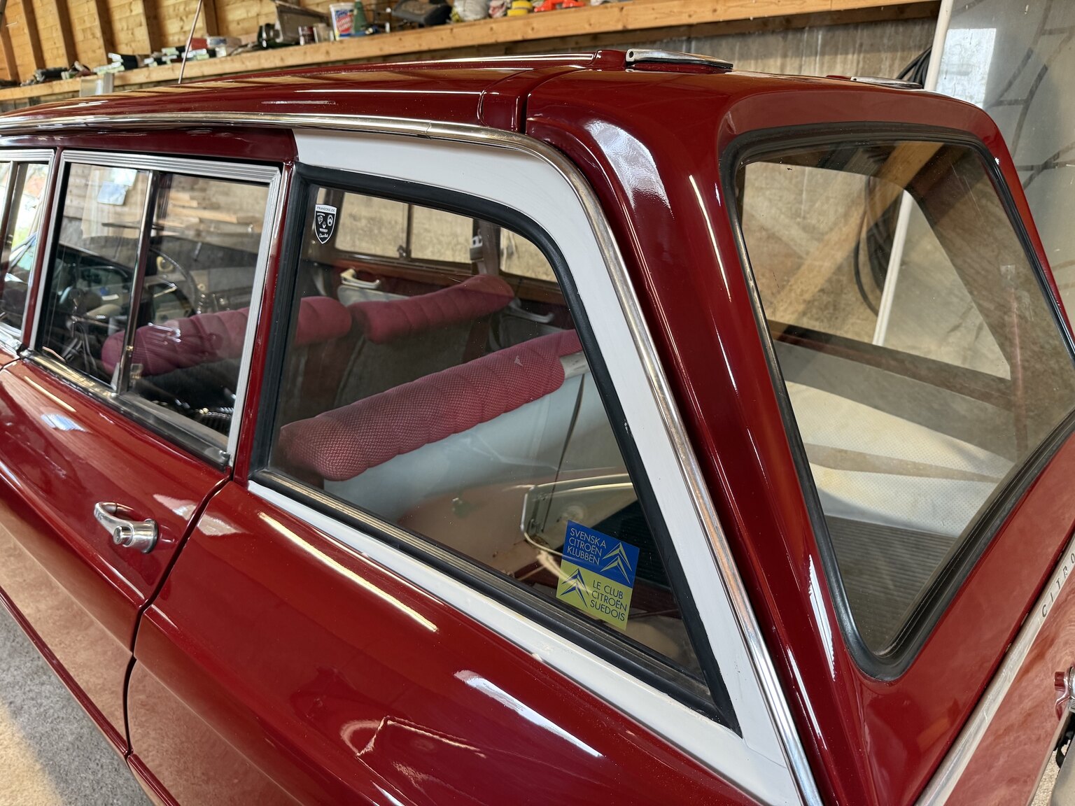 Exterior image of 1967 Citroën Ami 6 Weekend