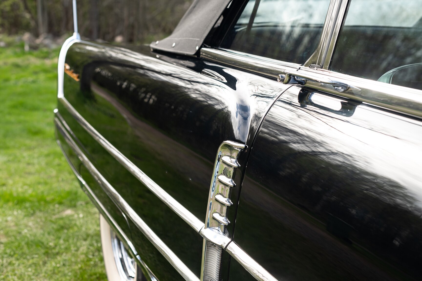 Exterior image of 1955 Packard Caribbean Cabriolet  (40)