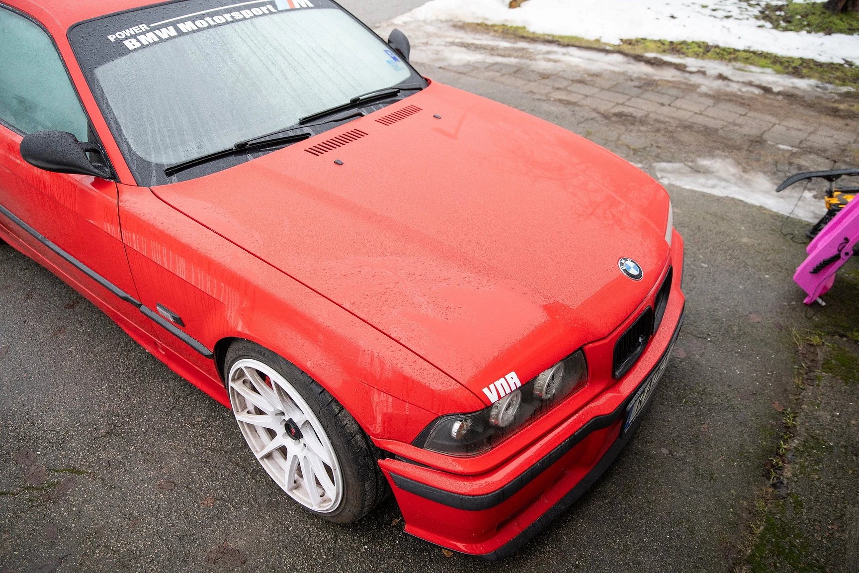 Exterior image of 1992 BMW 325i Turbo (20)