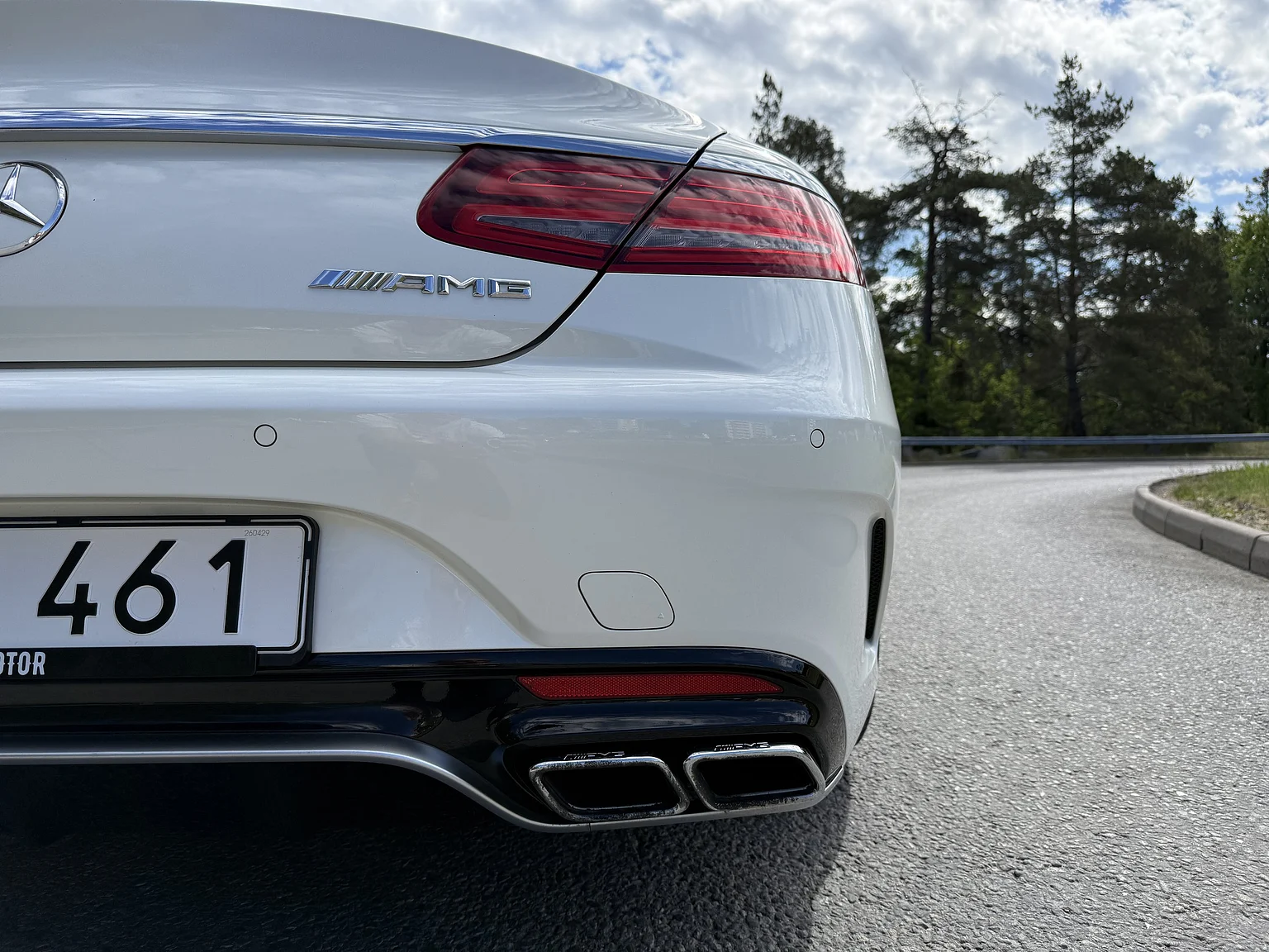 Aussenfoto 2016 Mercedes-Benz S 63 AMG 4MATIC (48)