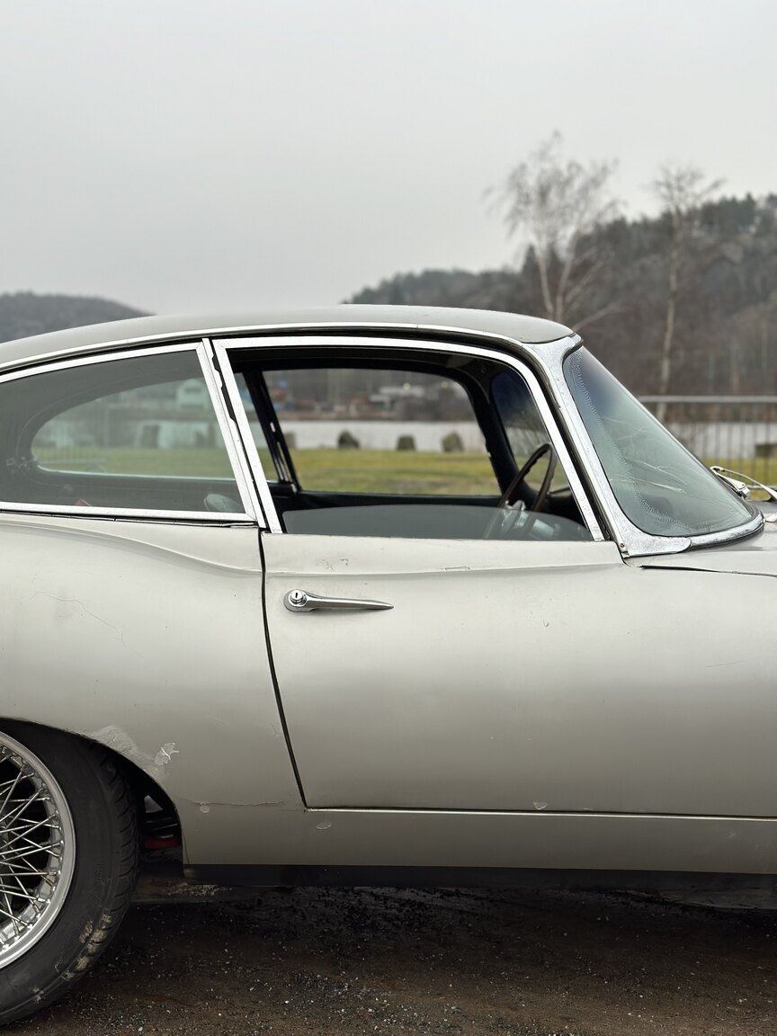 Exterior image of 1962 Jaguar E-Type 3.8 Series I