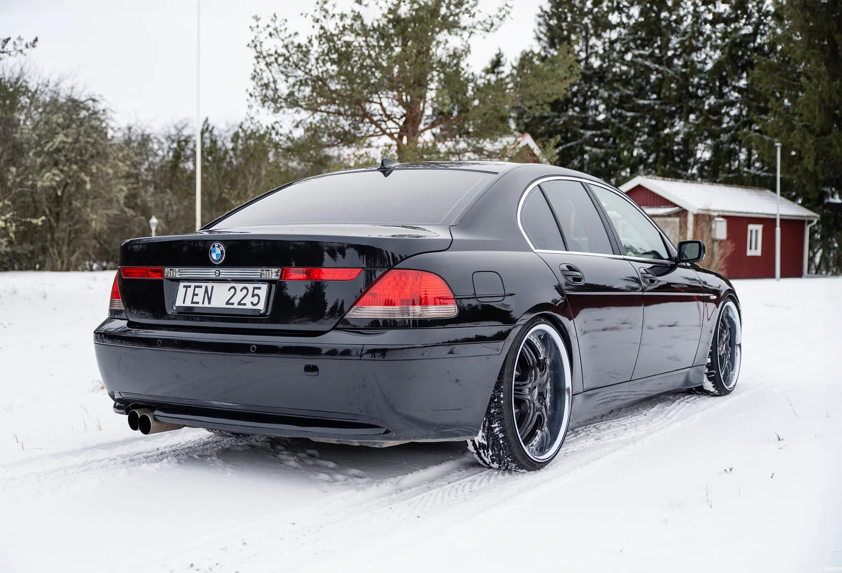 Exteriörbild på 2002 BMW  745 iA (7)