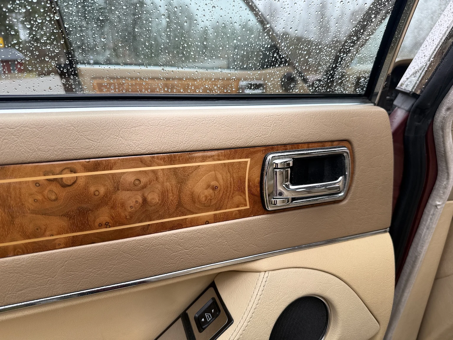 Innenraumfoto von 1991 Jaguar XJ40 Sovereign (53)