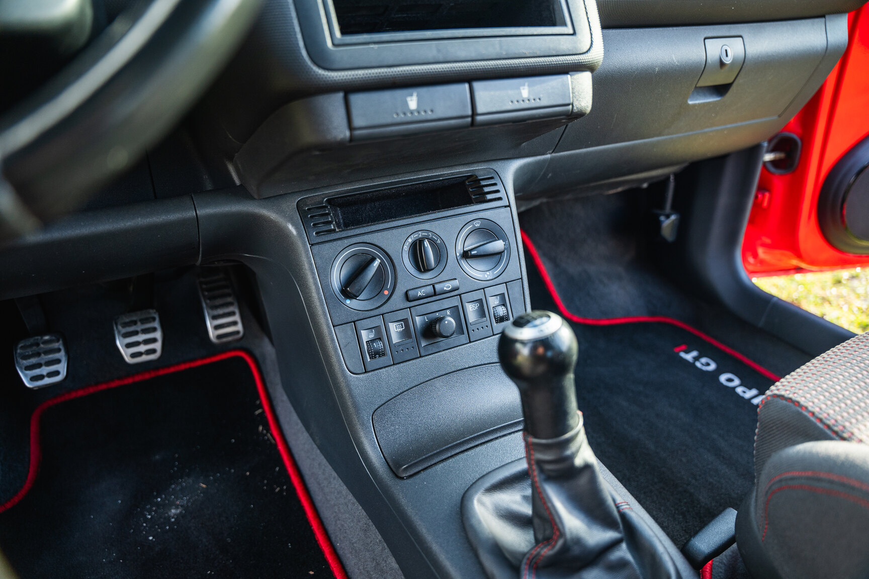 Interior image of 2001 VW Lupo GTI