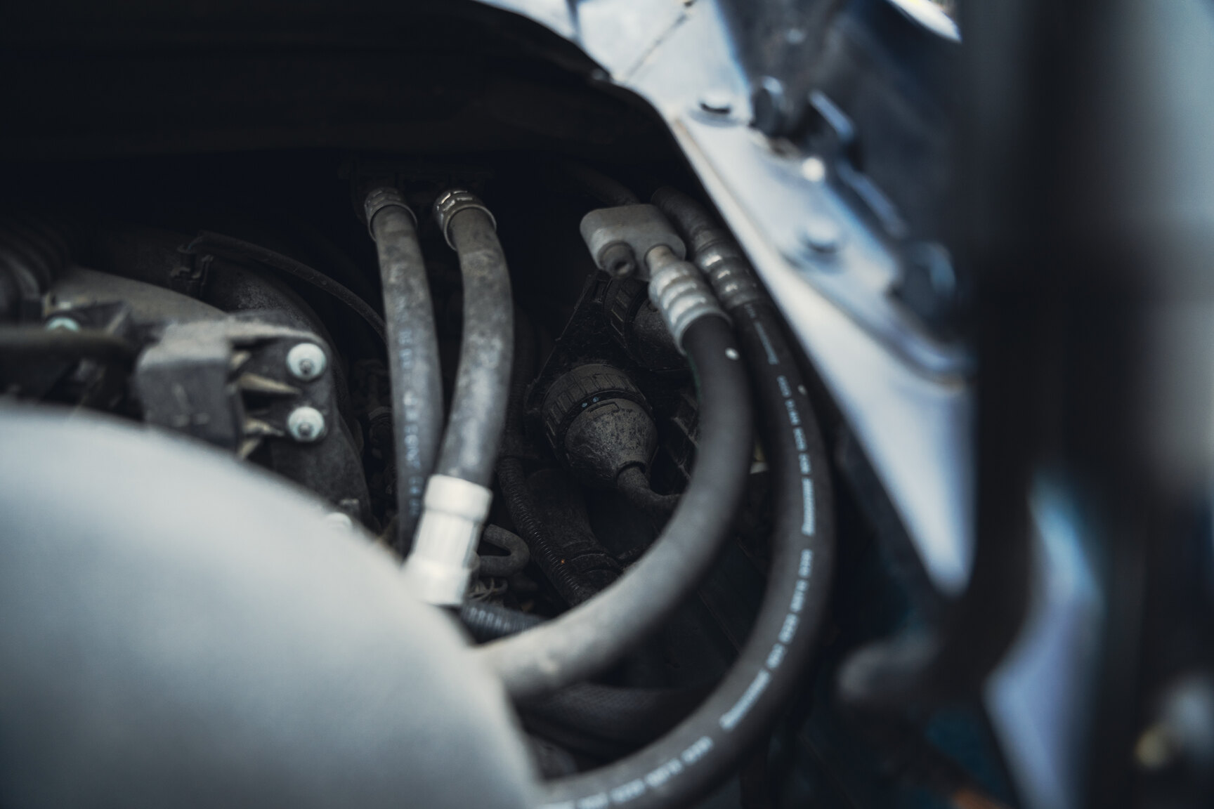 Image of 1999 Porsche 911 Carrera 4 mechanics