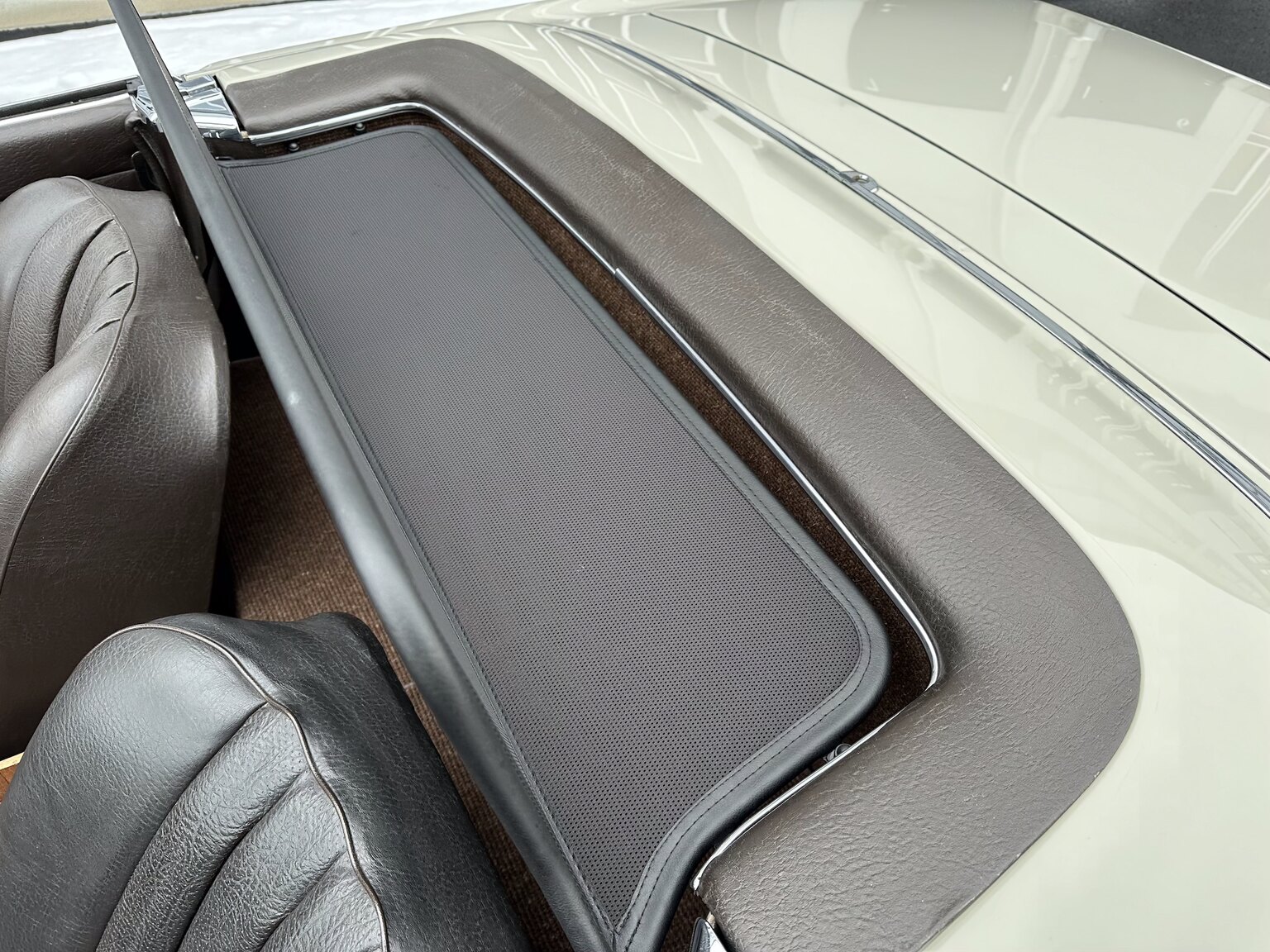 Aussenfoto 1968 Mercedes Benz SL 280 Pagoda