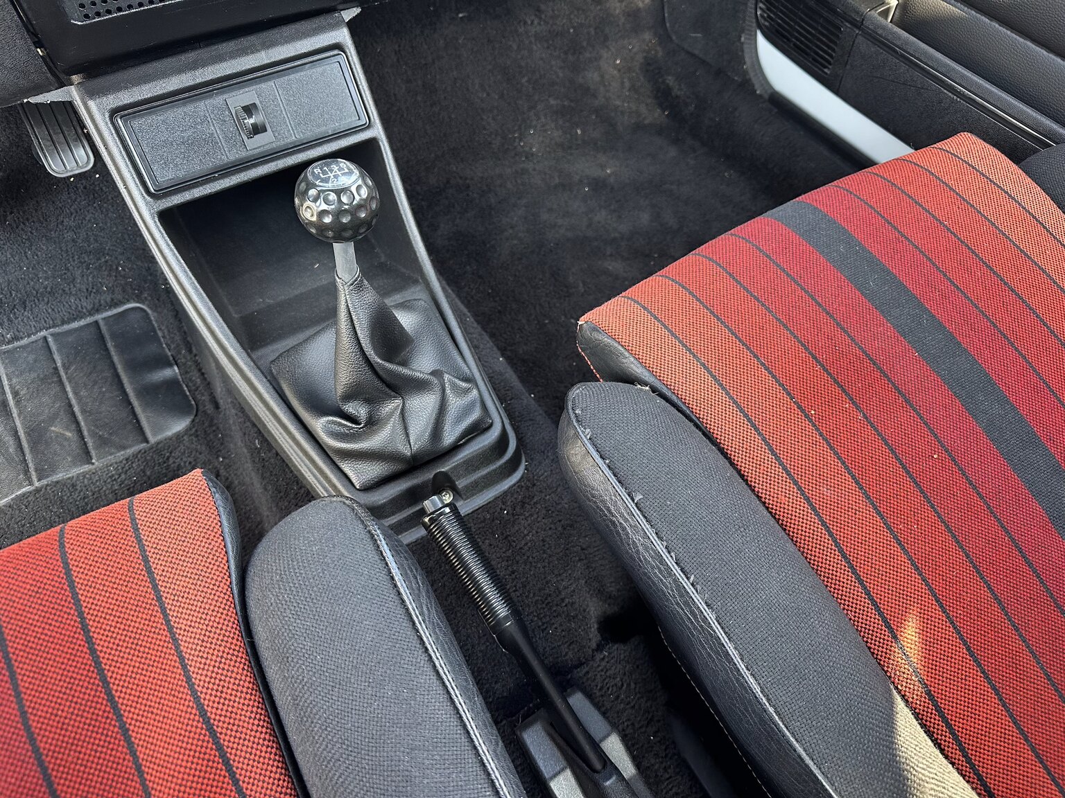 Interiörbild 1984 Volkswagen Golf GTI 