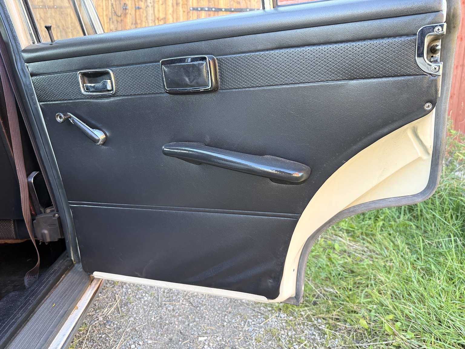 Interiörbild 1967 Mercedes-Benz 200D Safari