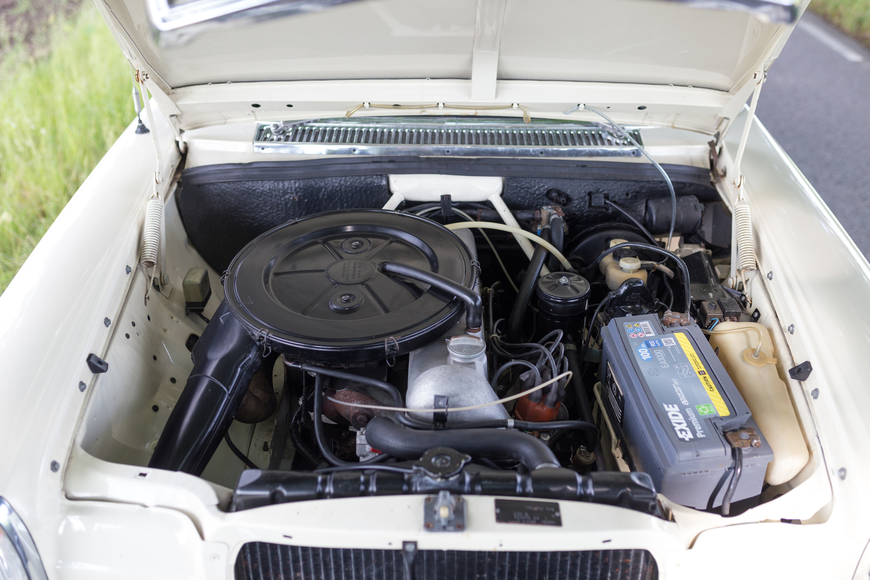 Image of 1971 Mercedes 250 C mechanics