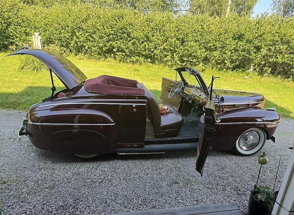 Interiörbild 1941 Ford Super De Luxe Cabriolet (7)