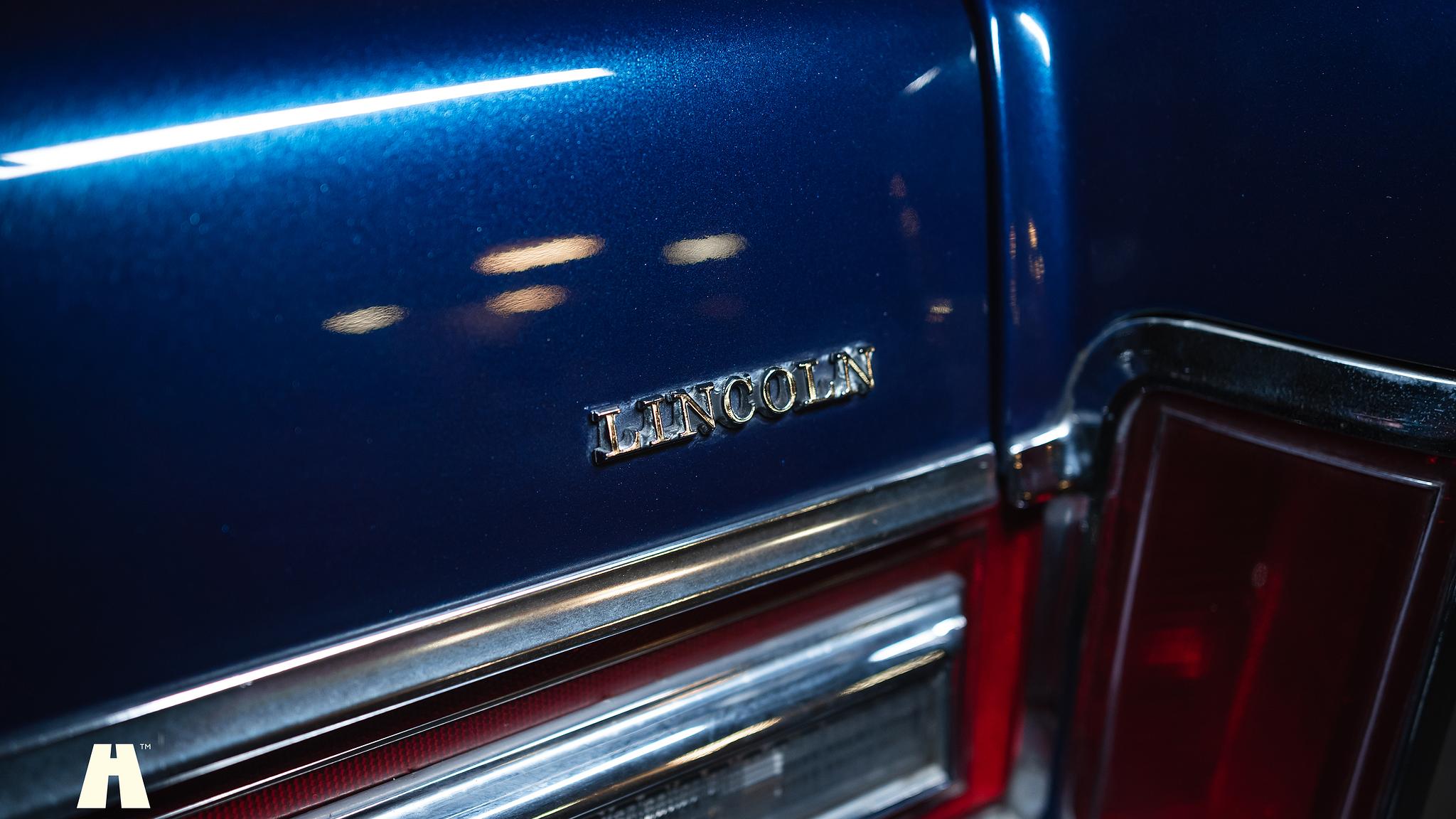 Exteriörbild på 1979 Lincoln Continental (26)