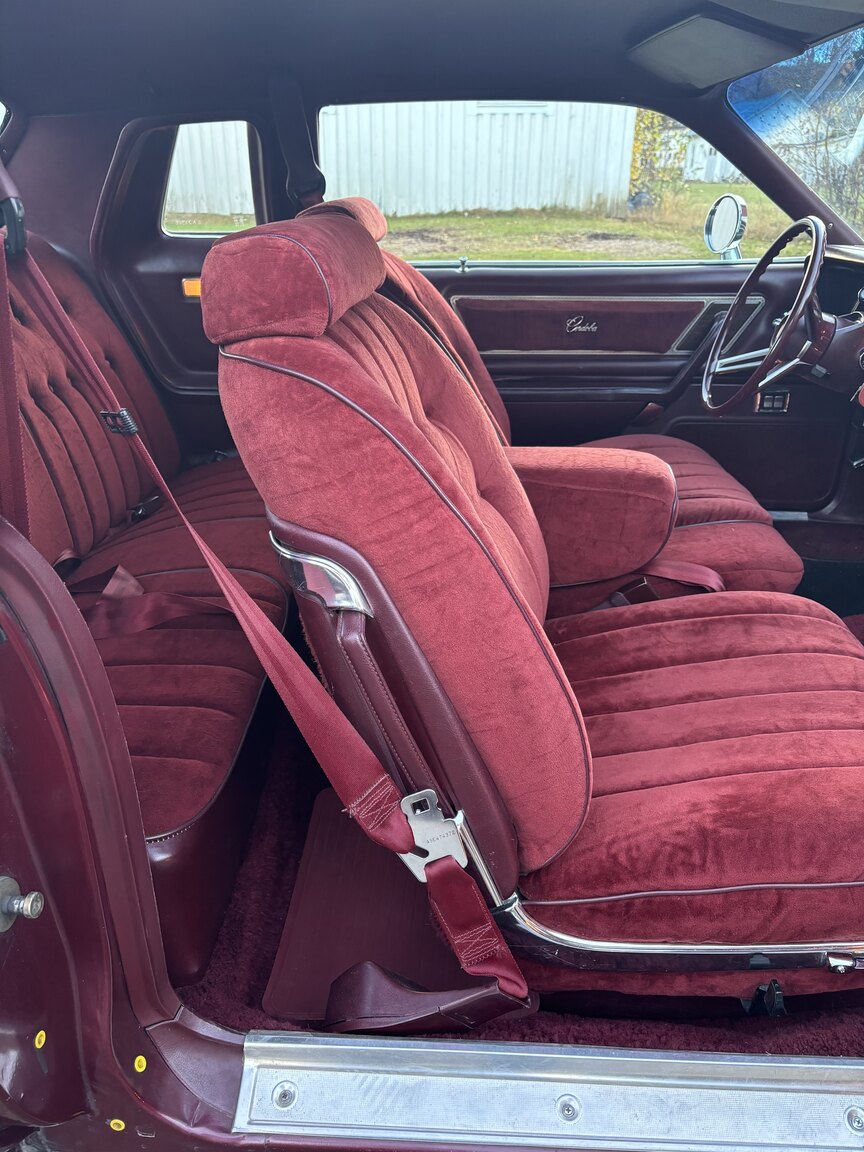 Interior image of 1976 Chrysler Cordoba