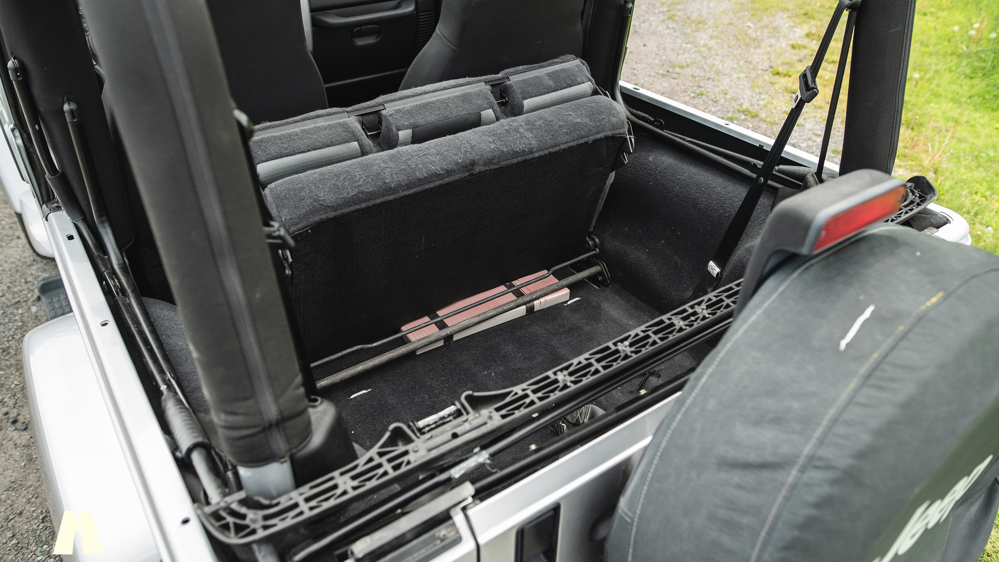 Innenraumfoto von 2006 Jeep Wrangler 4.0L Sahara 