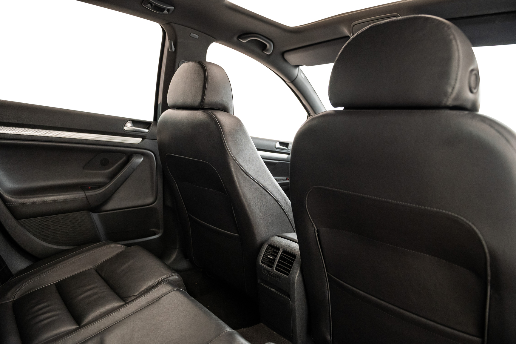 Innenraumfoto von 2006 Volkswagen Golf R32