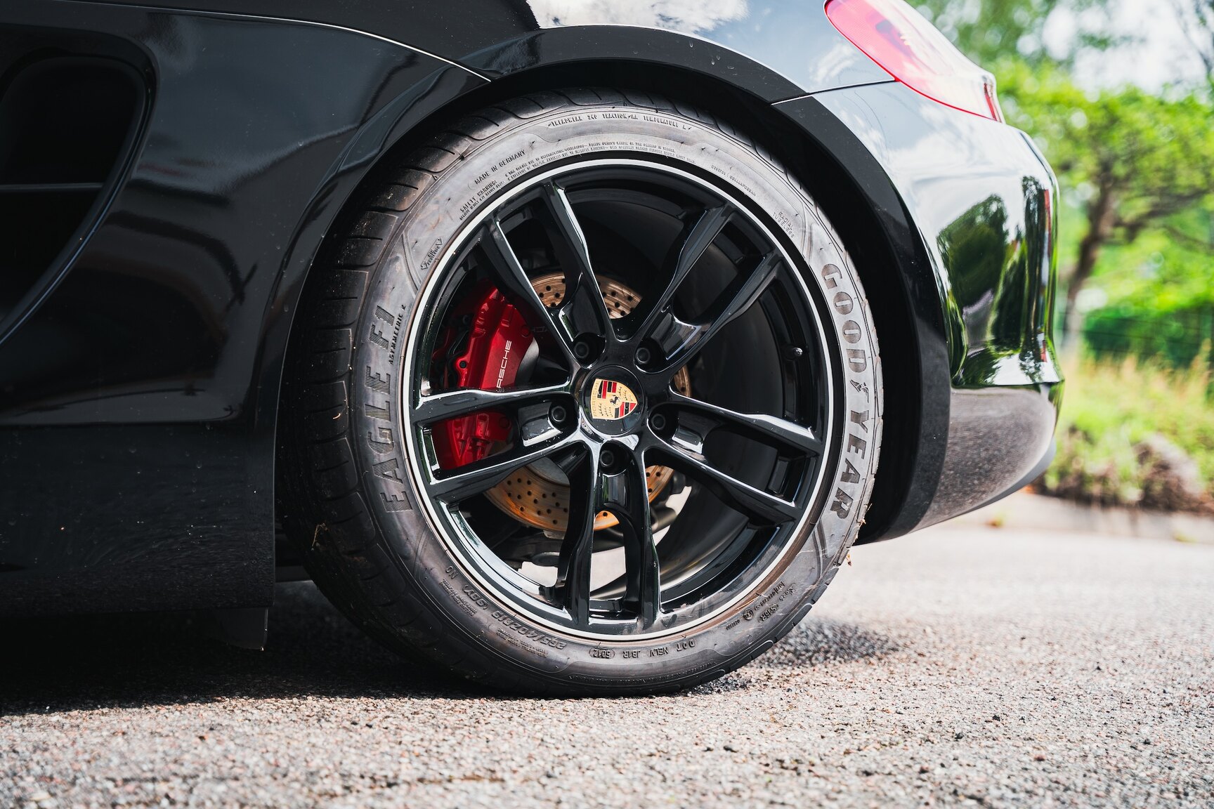 Exterior image of 2013 Porsche Boxster S (31)