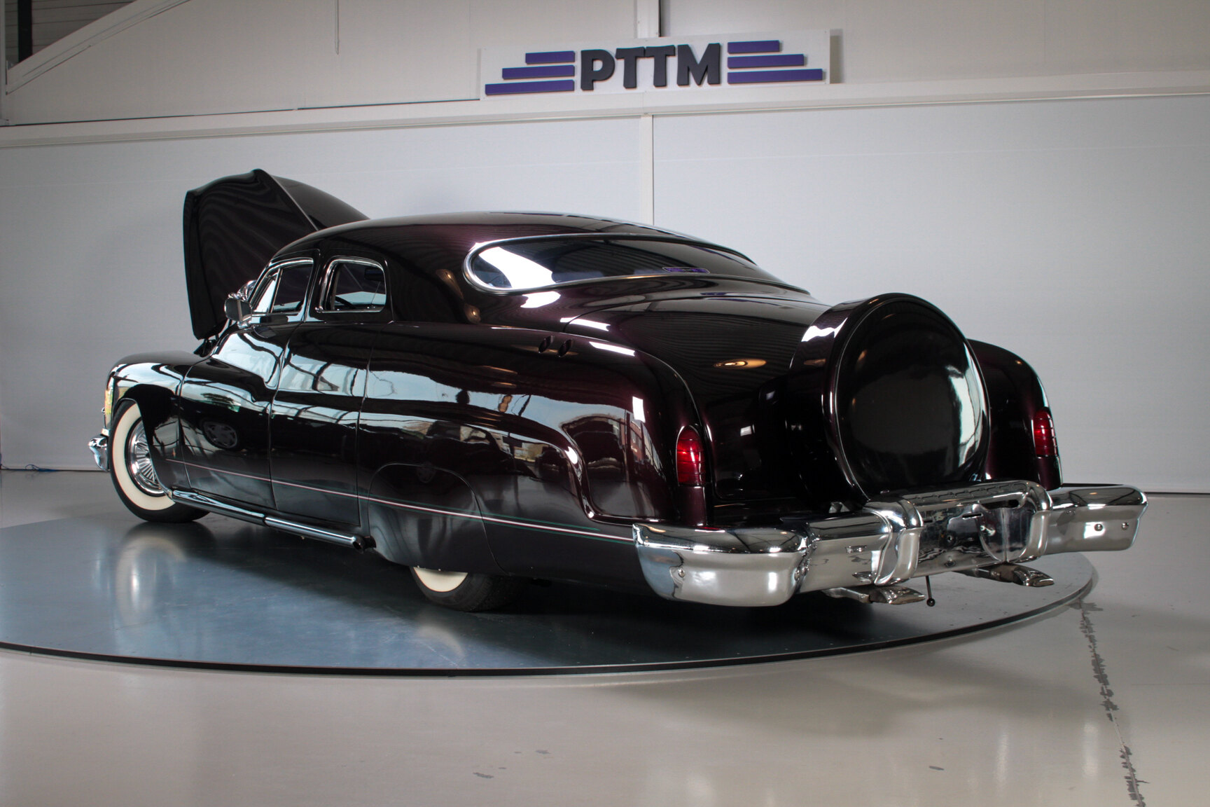 Exterior image of 1951 Lincoln Cosmopolitan 