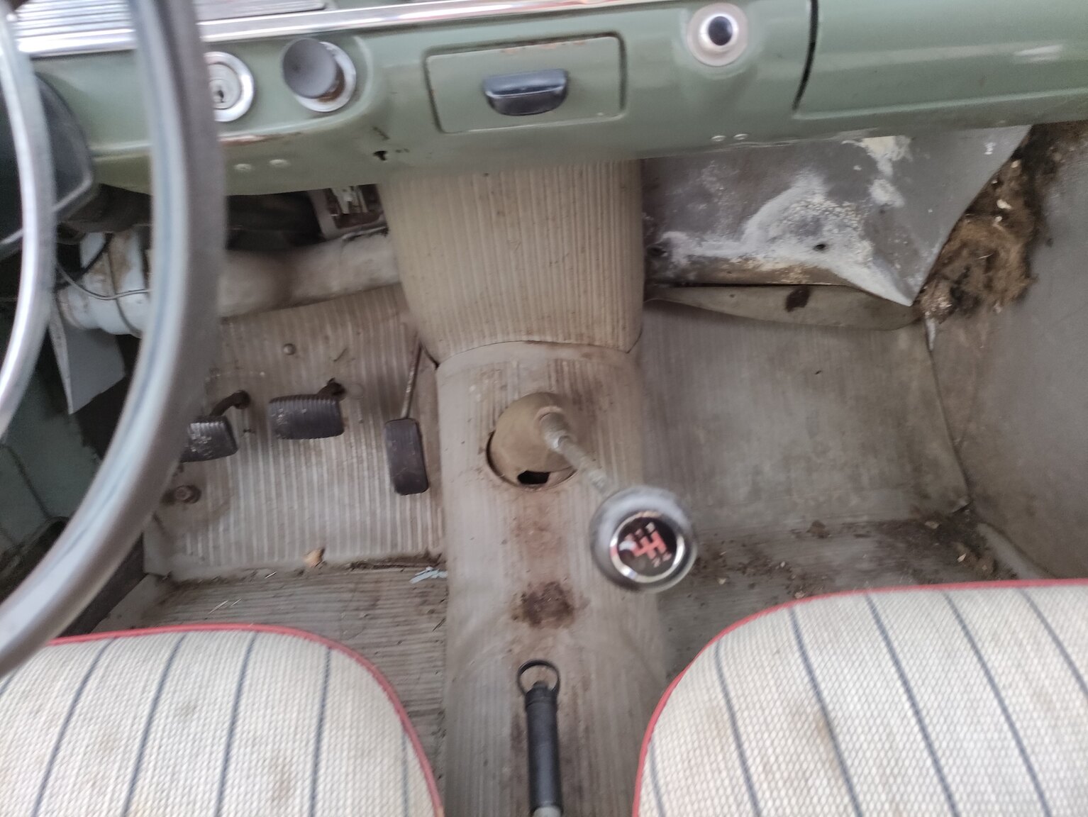 Interior image of 1960 Volvo P210 Duett