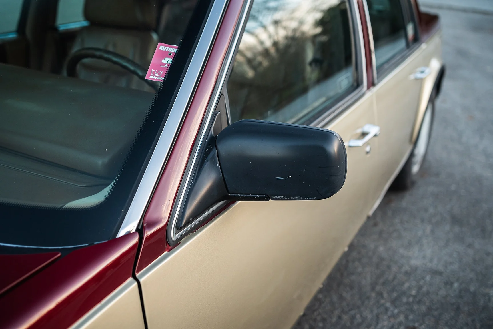 Exterior image of 1989 Cadillac Seville (34)