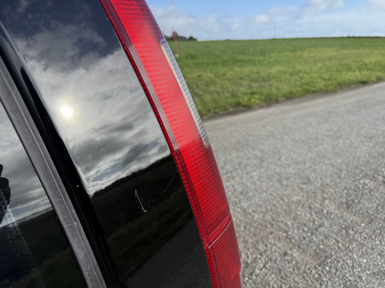 Exterior image of 1995 VOLVO 855 T5R T-5R