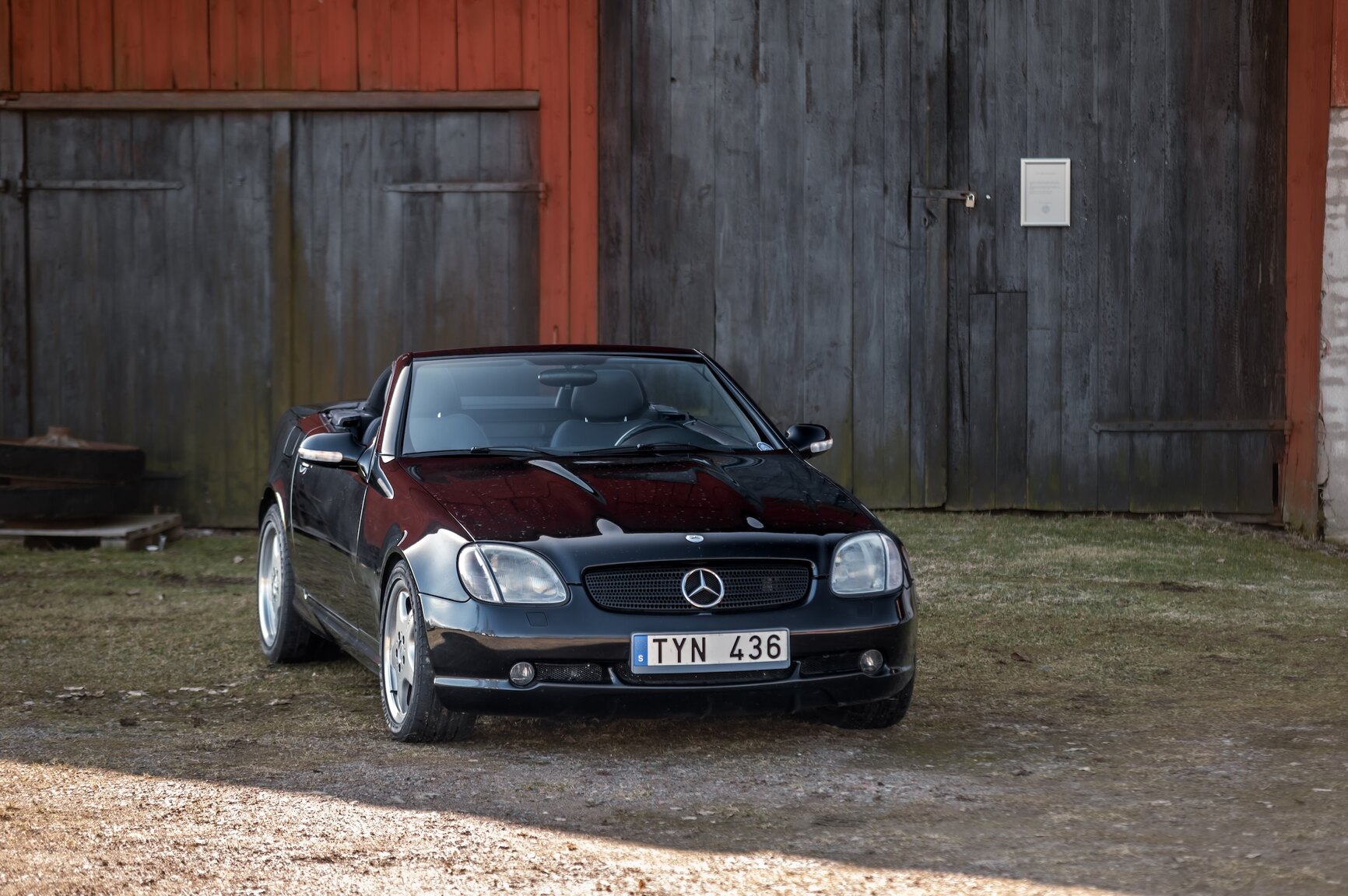 Exterior image of 2001 Mercedes-Benz SLK 320