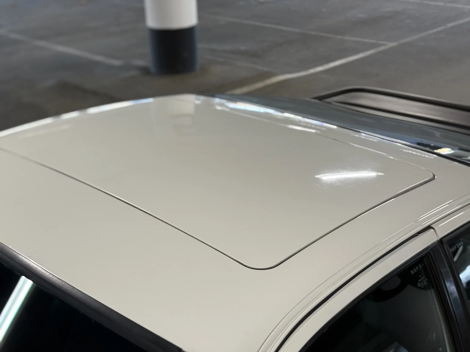 Exteriörbild på 1984 PORSCHE 944 Targa (57)