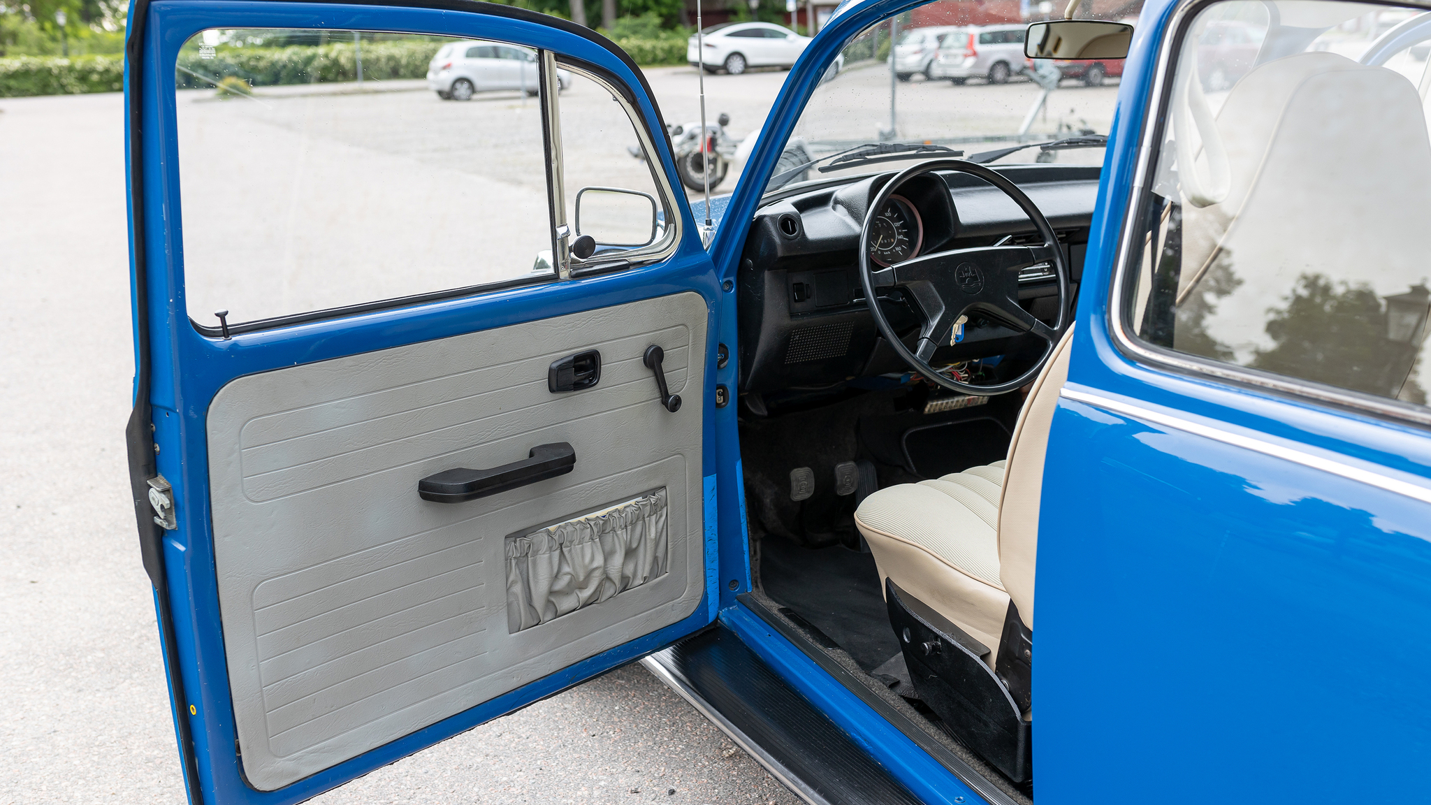 Interior image of 1973 Volkswagen Beetle 1303S 1600 (7)
