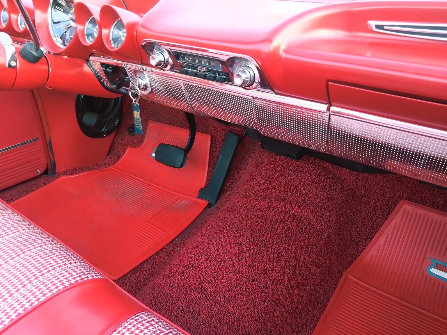 Interior image of 1960 Chevrolet Impala Cabriolet 5.7 V8 Powerglide